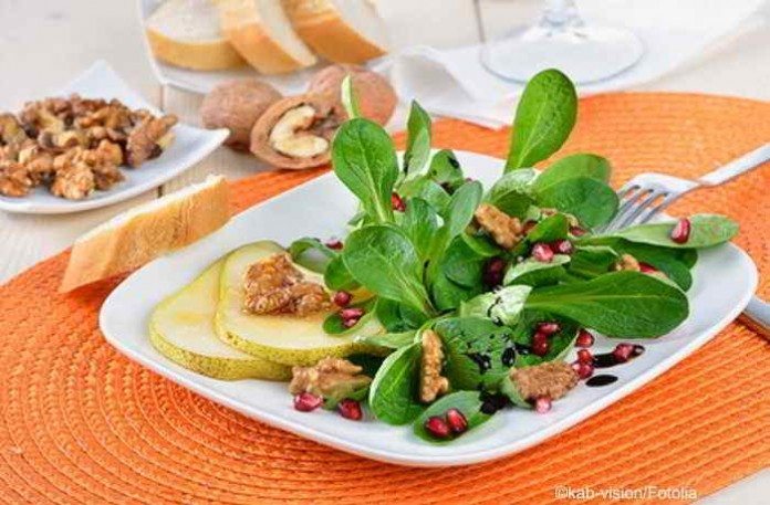 Feldsalat enthält viel Vitamin C und Eisen