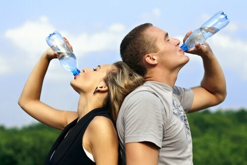 Hilft dir Wasser beim Abnehmen? Mythen und Wahrheiten  