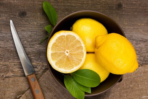 Entdecken Sie die Carrulim, das Mittel, um das Blut mit Raute und Zitrone zu reinigen  